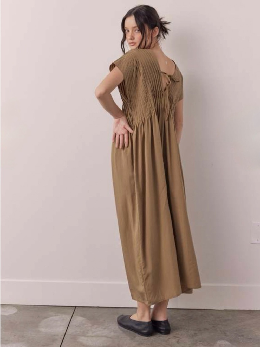 Amente Los Angeles Pin Tucked Midi Dress - Picture 3 of 12